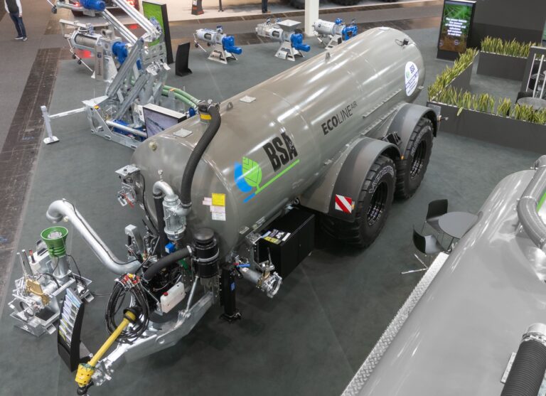 aDJI_20251113083235_0026_D